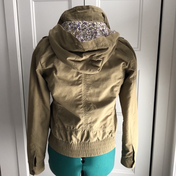 Spring jacket - Picture 2 of 4